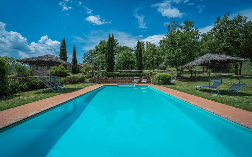 Borgo La Casina - Badia Agnano, Toscana: Amenities, Autumn, Building Exterior, Garden, Pool, Spring, Summer