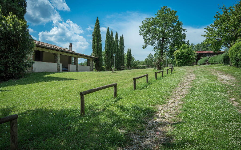 Borgo La Casina - Badia Agnano, Toscana: Amenities, Autumn, Building Exterior, Garden, Spring, Summer