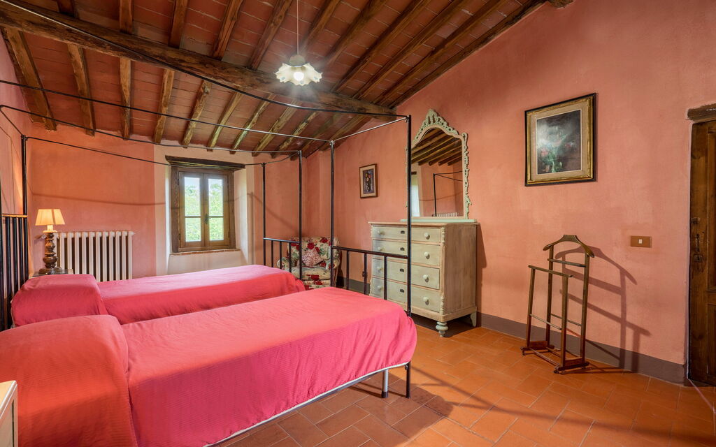 Borgo La Casina - Badia Agnano, Toscana: Amenities, Autumn, Bedroom, Room Detail, Spring, Summer