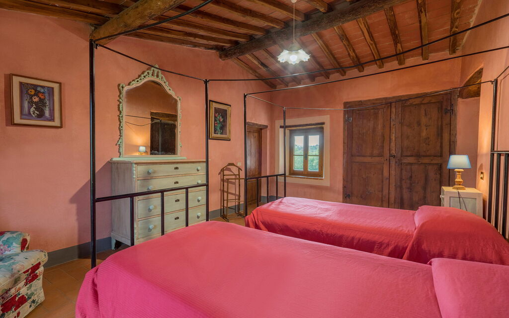 Borgo La Casina - Badia Agnano, Toscana: Amenities, Autumn, Bedroom, Room Detail, Spring, Summer