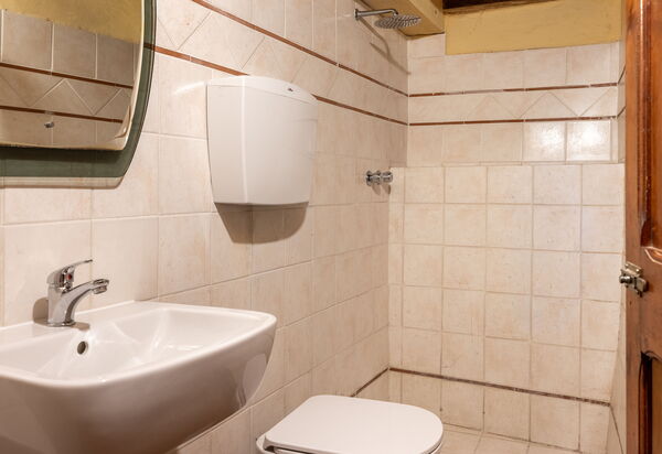 Fonte Nuova - Badia Agnano, Toscana: Autunno, Bagno, Estate, Primavera