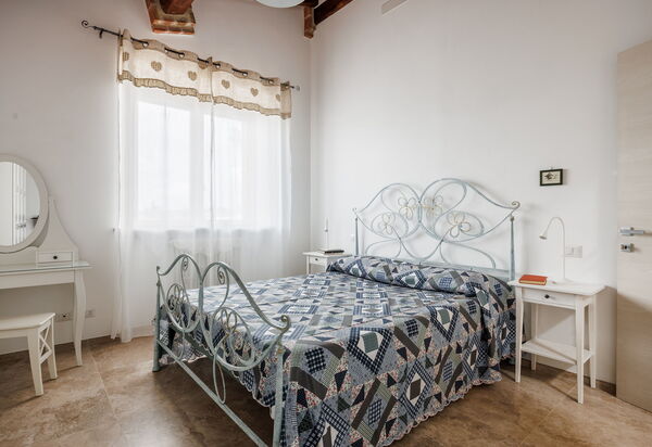 Anita , Holiday Home With Pool, Wifi, Colle Di Val D'elsa, Toscana: Amenities, Autumn, Bedroom, Room Detail, Spring, Summer