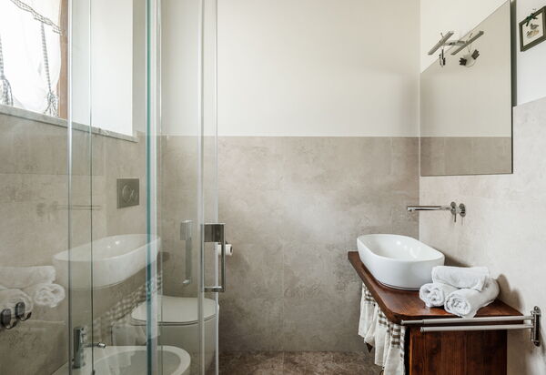 Anita , Holiday Home With Pool, Wifi, Colle Di Val D'elsa, Toscana: Amenities, Autumn, Bathroom, Room Detail, Spring, Summer