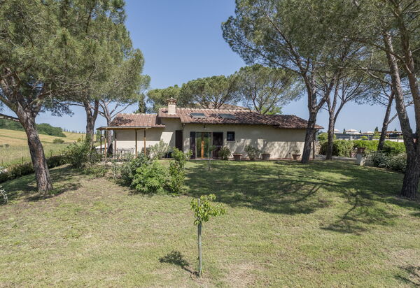 Anita , Holiday Home With Pool, Wifi, Colle Di Val D'elsa, Toscana: Amenities, Autumn, Building Exterior, Garden, Main Entrance, Spring, Summer