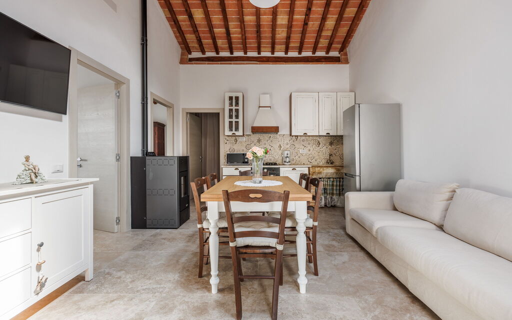 Anita , Holiday Home With Pool, Wifi, Colle Di Val D'elsa, Toscana: Autunno, Caratteristiche, Cucina, Dettagli della stanza, Estate, Primavera, Sala da pranzo, Soggiorno