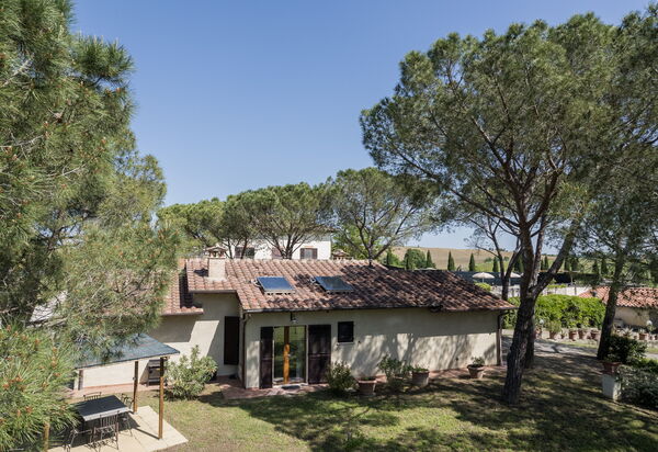 Nilde - Holiday Home with Pool, Wifi,Toscany: Amenities, Autumn, Building Exterior, Garden, Main Entrance, Spring, Summer