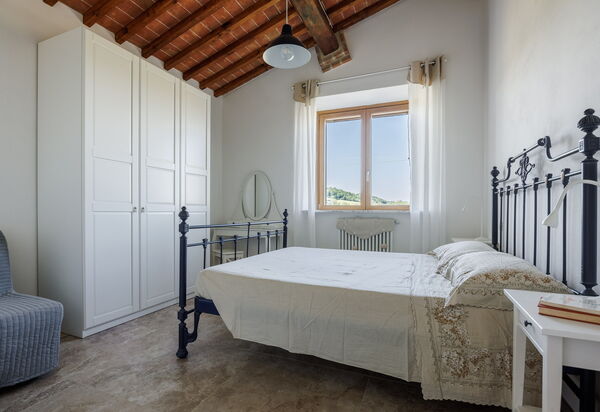 Nilde - Holiday Home with Pool, Wifi,Toscany: Amenities, Autumn, Bedroom, Room Detail, Spring, Summer