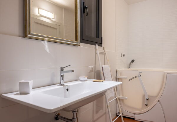 Casa Bosco D'arte Holiday Home , Greve In Chianti, Ac, Wifi: Autumn, Bathroom, Spring, Summer