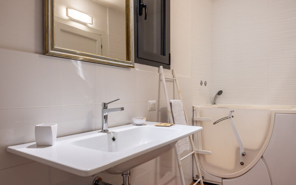 Casa Bosco D'arte Holiday Home , Greve In Chianti, Ac, Wifi: Autunno, Bagno, Estate, Primavera