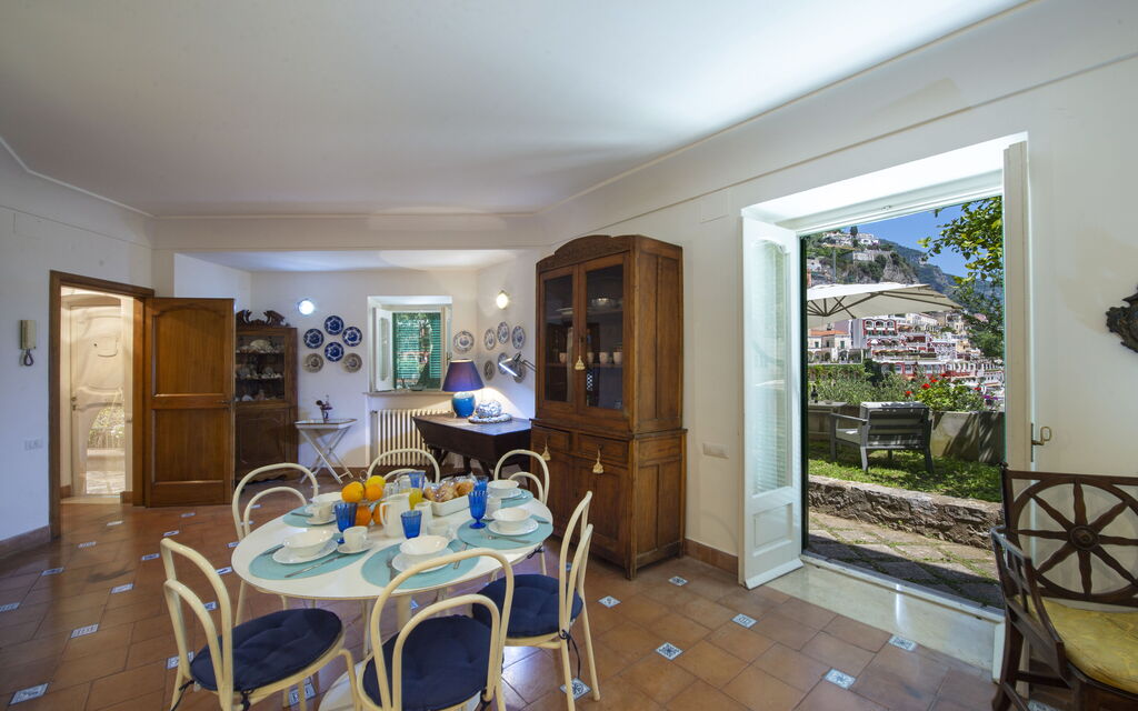 Villa Deli, In Positano, Sea View, Ac: villa-deli-positano-villa-living-room