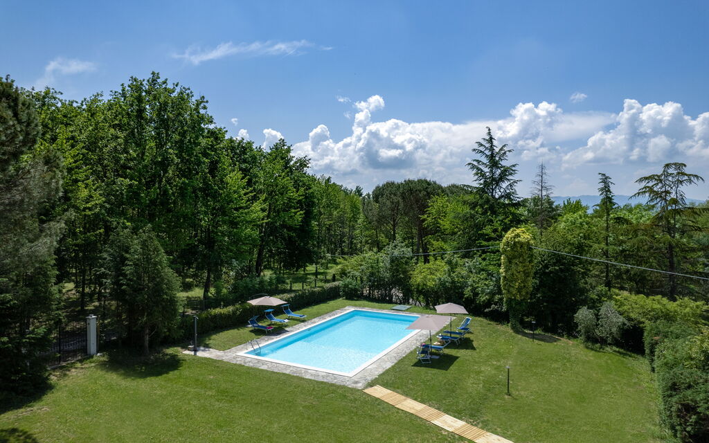 Le Selve: Building Exterior, Garden, Outdoor, Scenic View