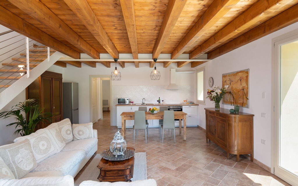 Le Selve: Dining Room, Living Room