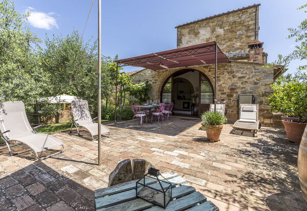 Casa Anita - Castellina In Chianti - Granaio, Toscana: Amenities, Autumn, Building Exterior, Main Entrance, Spring, Summer