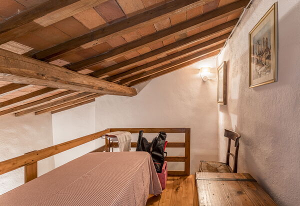 Casa Anita - Castellina In Chianti - Granaio, Toscana: Amenities, Autumn, Bedroom, Room Detail, Spring, Summer