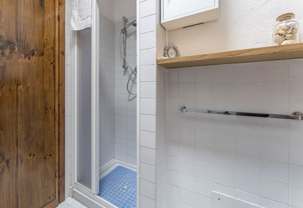 Casa Anita - Castellina In Chianti - Granaio, Toscana: Amenities, Autumn, Bathroom, Room Detail, Spring, Summer