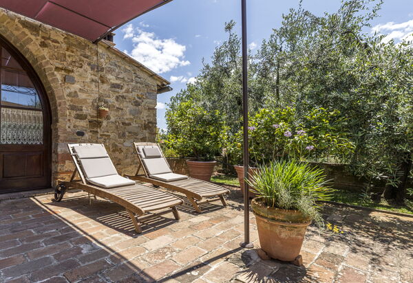 Casa Anita - Castellina In Chianti - Granaio, Toscana: Amenities, Autumn, Building Exterior, Spring, Summer