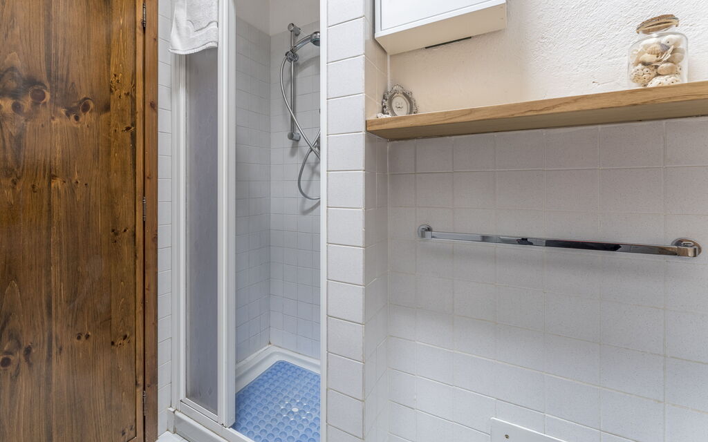 Casa Anita - Castellina In Chianti - Granaio, Toscana: Autunno, Bagno, Caratteristiche, Dettagli della stanza, Estate, Primavera