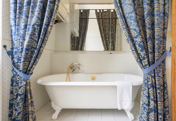 Villa Licia, Val D'orcia, Private Pool, Jacuzzi: Amenities, Autumn, Bathroom, Room Detail, Spring, Summer