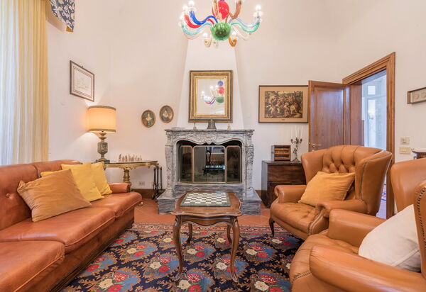 Villa Licia, Val D'orcia, Private Pool, Jacuzzi: Amenities, Autumn, Living Room, Room Detail, Spring, Summer