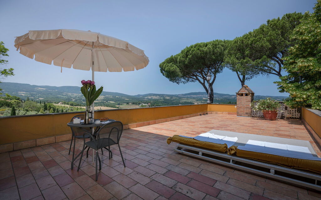 Villa Licia, Val D'orcia, Private Pool, Jacuzzi: Autunno, Balcone / Terrazza / Patio, Caratteristiche, Estate, Esterni, Primavera