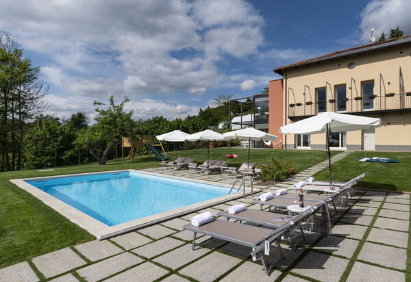 Casa San Grato - Roero - Langhe, Piemonte: Autunno, Estate, Esterni, Piscina, Primavera
