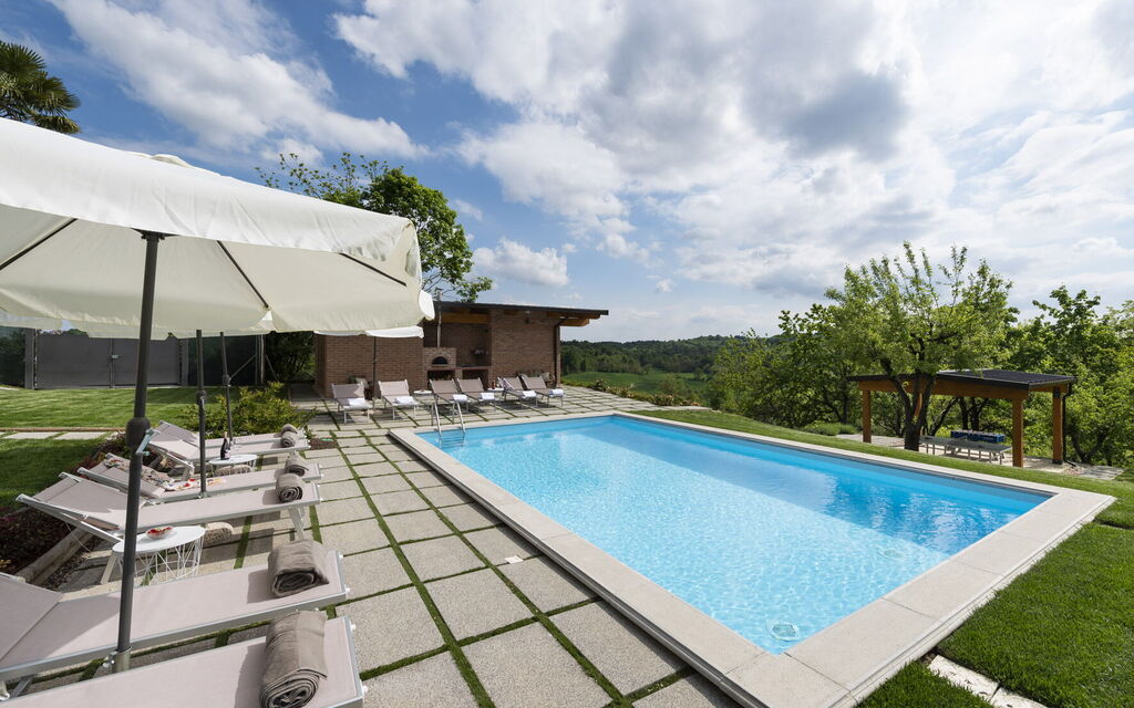 Casa San Grato - Roero - Langhe, Piemonte: Autunno, Estate, Esterni, Piscina, Primavera