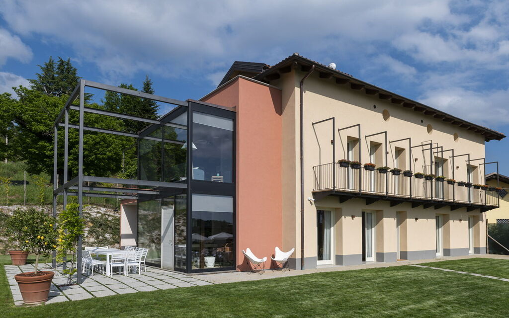 Casa San Grato - Roero - Langhe, Piemonte: Autunno, Estate, Esterni, Giardino, Primavera