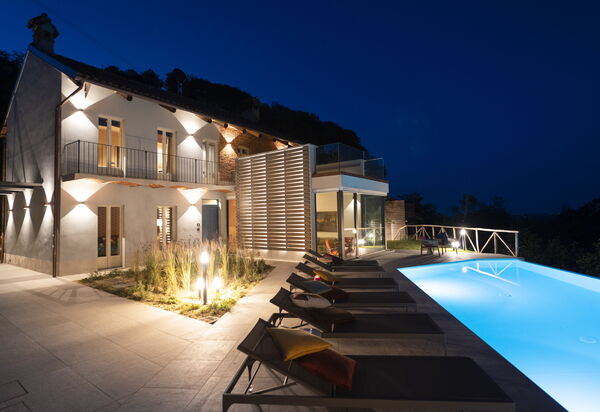 Relais Casa Clara - Roero - Langhe, Piemonte: Autunno, Estate, Piscina, Primavera