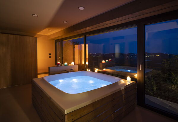 Relais Casa Clara - Roero - Langhe, Piemonte: Autunno, Estate, Idromassaggio, Primavera