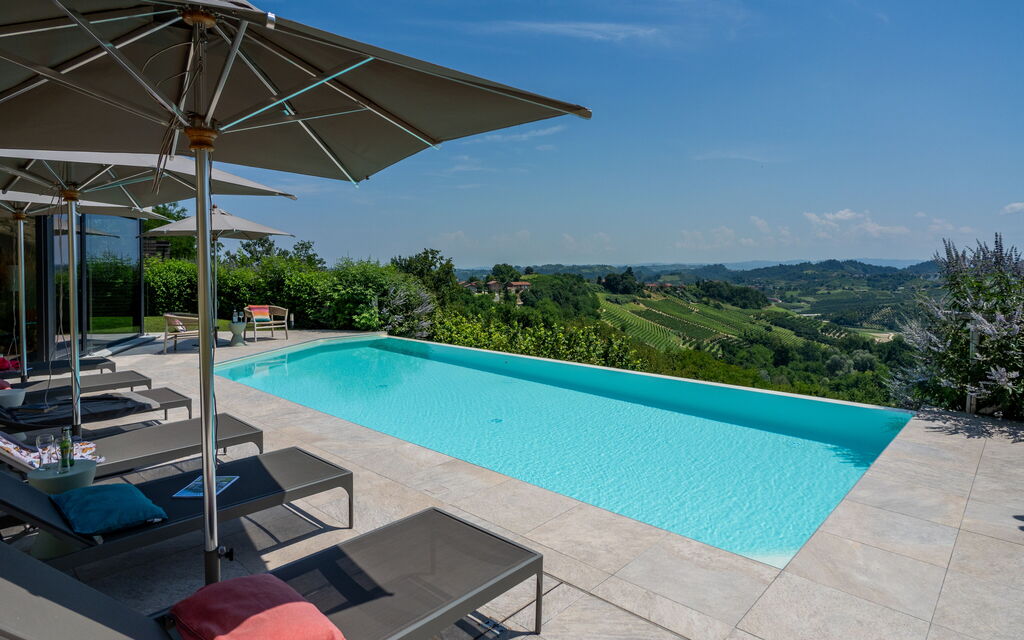 Relais Casa Clara - Roero - Langhe, Piemonte: Autumn, Pool, Spring, Summer