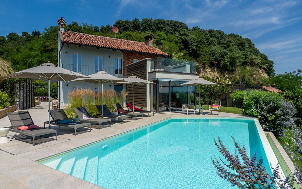 Relais Casa Clara - Roero - Langhe, Piemonte: Autumn, Main Entrance, Spring, Summer