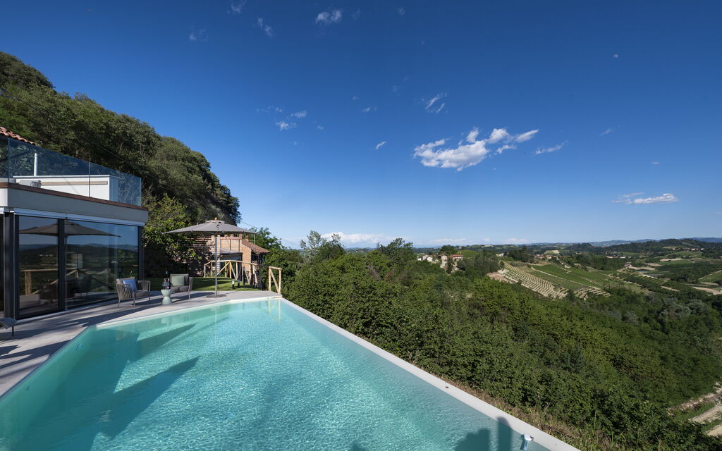 Relais Casa Clara - Roero - Langhe, Piemonte: Autumn, Pool, Spring, Summer