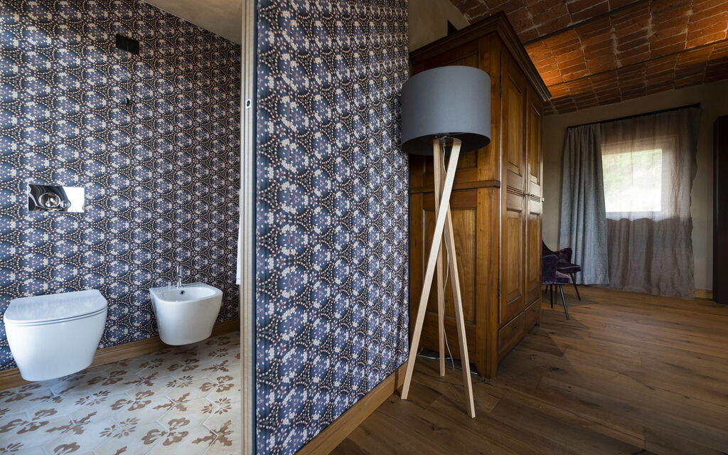 Relais Casa Clara - Roero - Langhe, Piemonte: Autumn, Bathroom, Spring, Summer