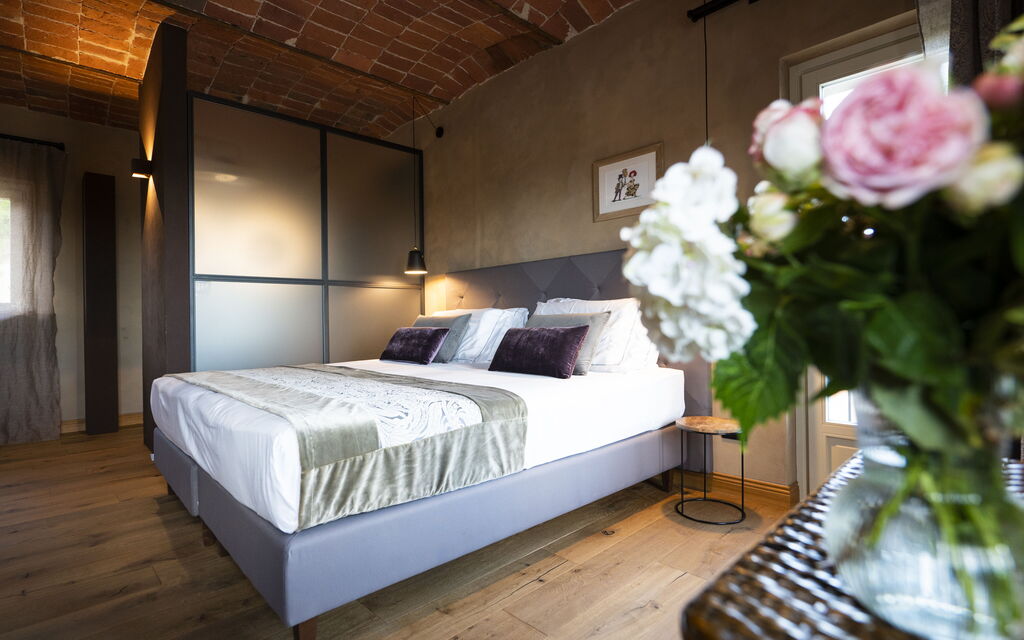 Relais Casa Clara - Roero - Langhe, Piemonte: Autumn, Bedroom, Spring, Summer