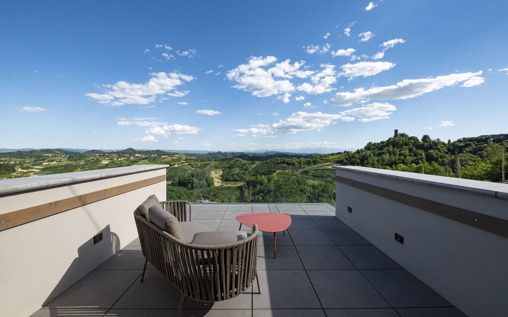 Relais Casa Clara - Roero - Langhe, Piemonte: Autumn, Balcony / Terrace / Patio, Spring, Summer