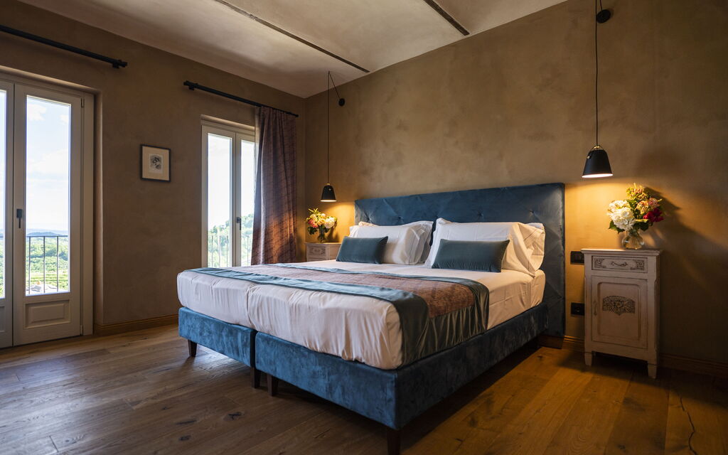Relais Casa Clara - Roero - Langhe, Piemonte: Autumn, Bedroom, Spring, Summer