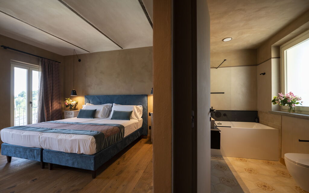 Relais Casa Clara - Roero - Langhe, Piemonte: Autumn, Bedroom, Spring, Summer