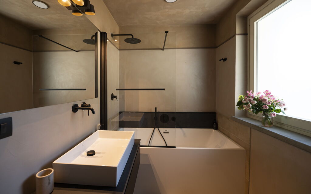 Relais Casa Clara - Roero - Langhe, Piemonte: Autumn, Bathroom, Spring, Summer