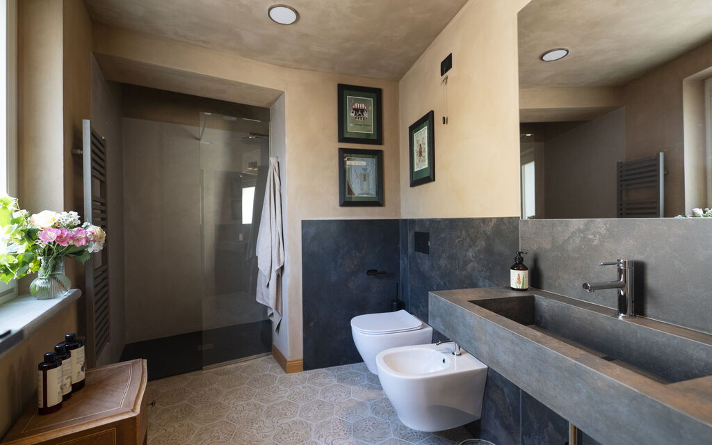 Relais Casa Clara - Roero - Langhe, Piemonte: Autumn, Bathroom, Spring, Summer
