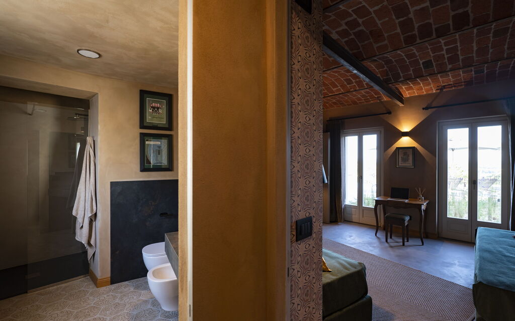 Relais Casa Clara - Roero - Langhe, Piemonte: Autumn, Bathroom, Spring, Summer
