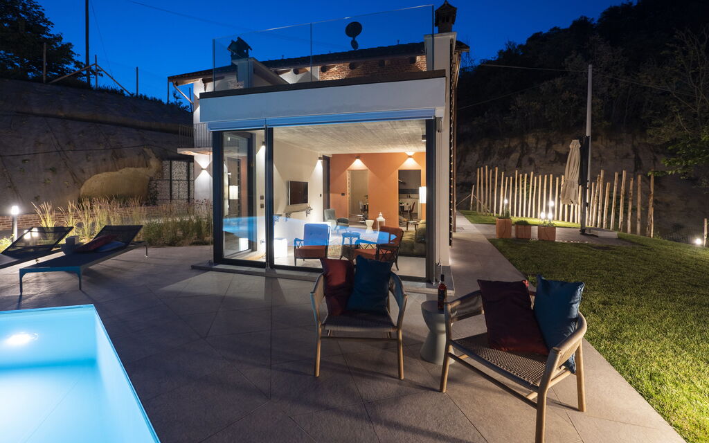 Relais Casa Clara - Roero - Langhe, Piemonte: Autumn, Building Exterior, Spring, Summer