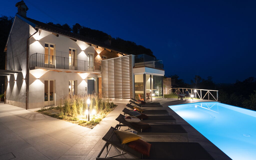 Relais Casa Clara - Roero - Langhe, Piemonte: Autumn, Pool, Spring, Summer