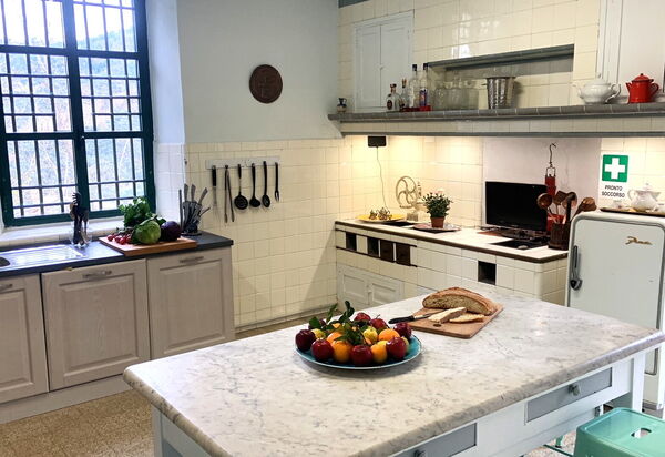 Massarosa Front Lake, The Gargoyles: Autunno, Cucina, Estate, Primavera