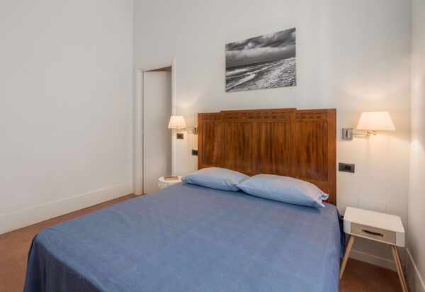 Massarosa Front Lake, The Gargoyles: Autunno, Camera da letto, Estate, Primavera