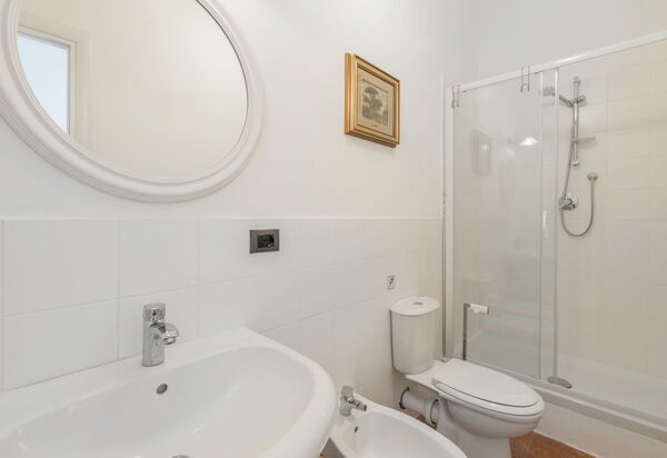 Massarosa Front Lake, The Gargoyles: Autunno, Bagno, Estate, Primavera