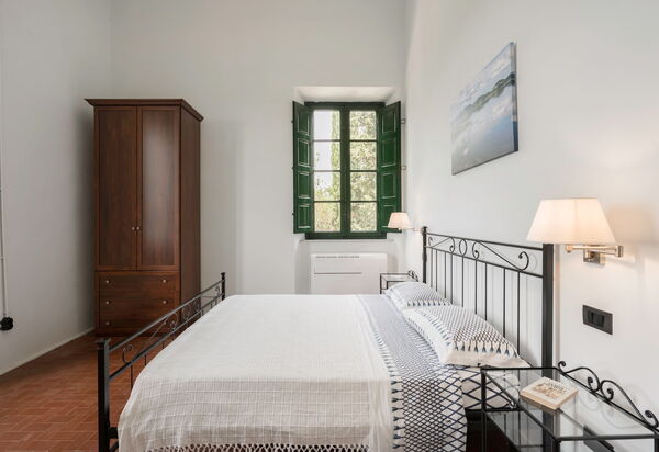 Massarosa Front Lake, The Gargoyles: Autunno, Camera da letto, Estate, Primavera