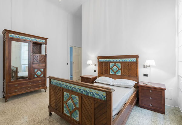 Massarosa Front Lake, The Gargoyles: Autunno, Camera da letto, Estate, Primavera