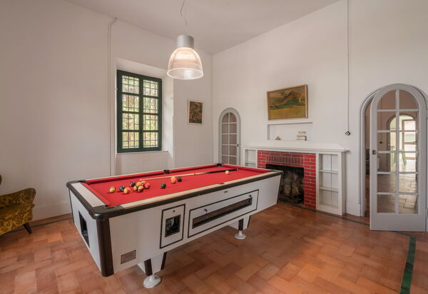 Massarosa Front Lake, The Gargoyles: Autunno, Estate, Primavera, Soggiorno