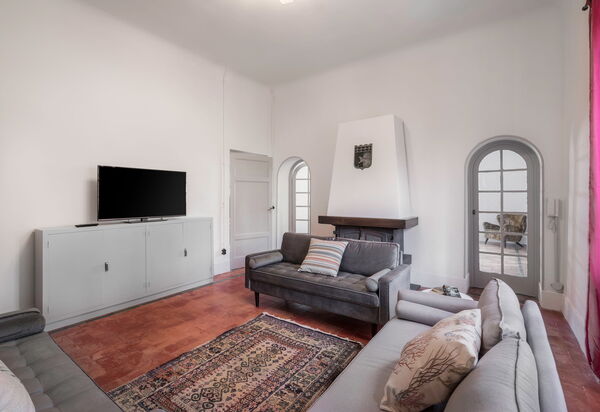 Massarosa Front Lake, The Gargoyles: Autunno, Estate, Primavera, Soggiorno