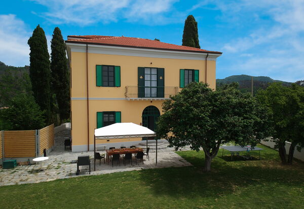 Massarosa Front Lake, The Gargoyles: Autunno, Giardino, Inverno, Primavera